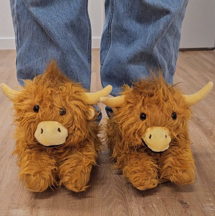 CowLover™ Highland Cow Plush Slippers White
